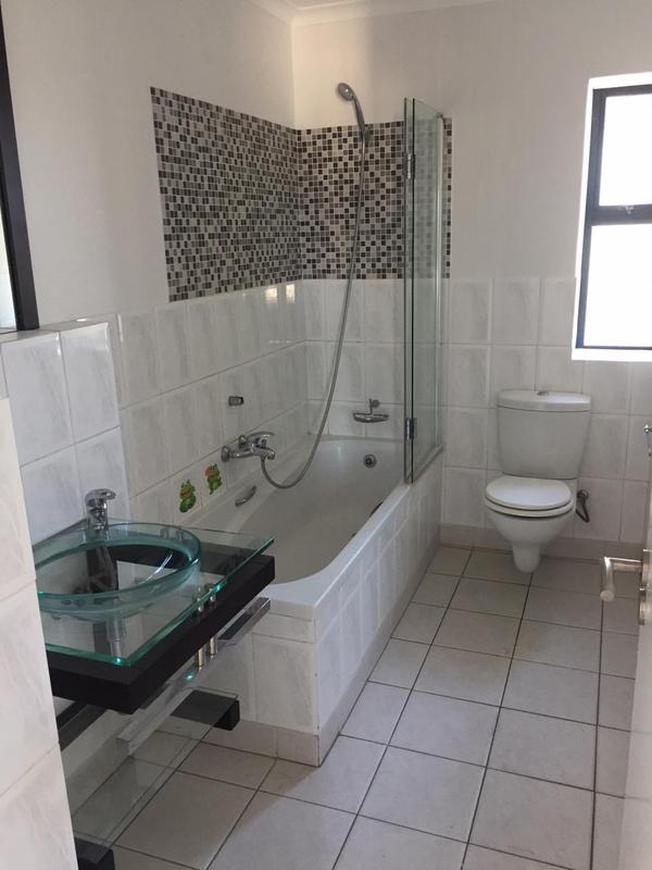 2 Bedroom Property for Sale in Somerset West Western Cape